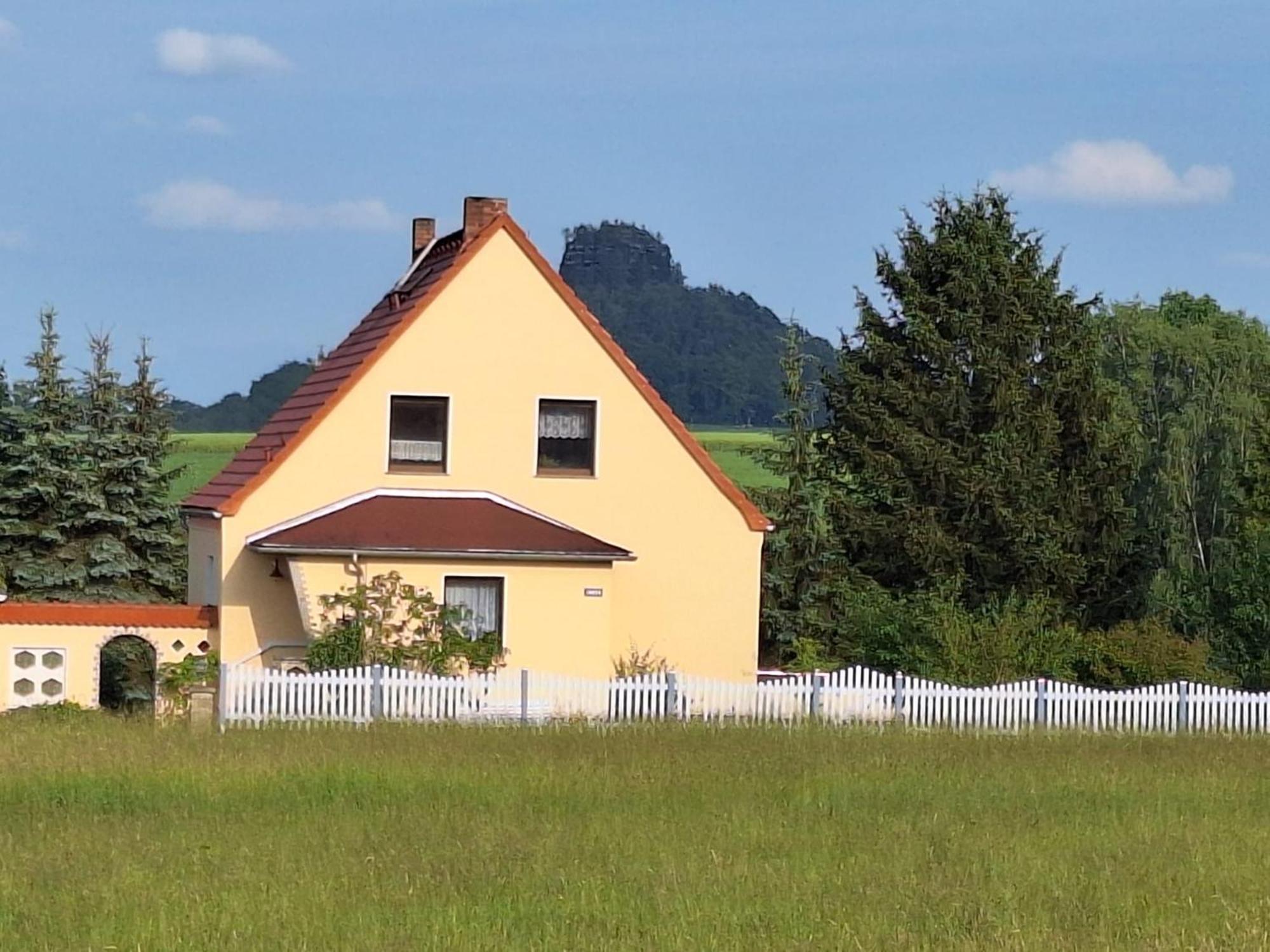 Ferienwohnung Blick Zum Zirkelstein Reinhardtsdorf-Schona Exteriör bild